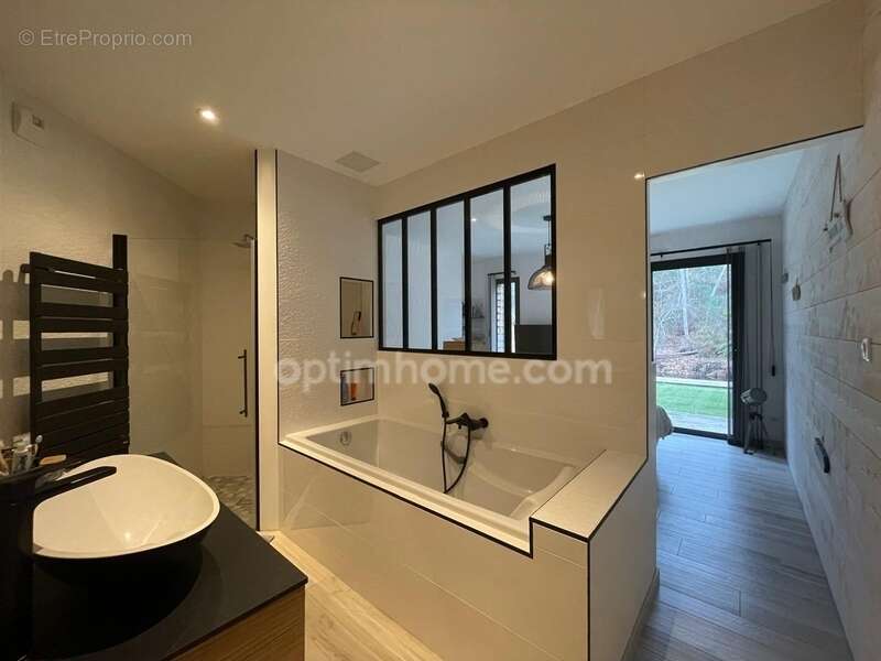 Cazaux (33260) – maison contemporaine – 5 suites parentales – piscine – propriété du canal – sans vis-à-vis – garage - photo 12