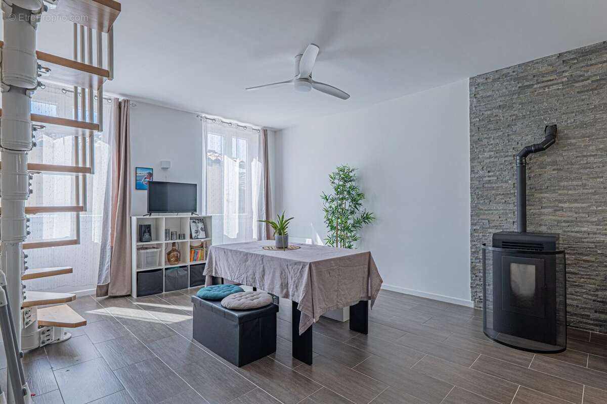 Appartement à MASSOINS