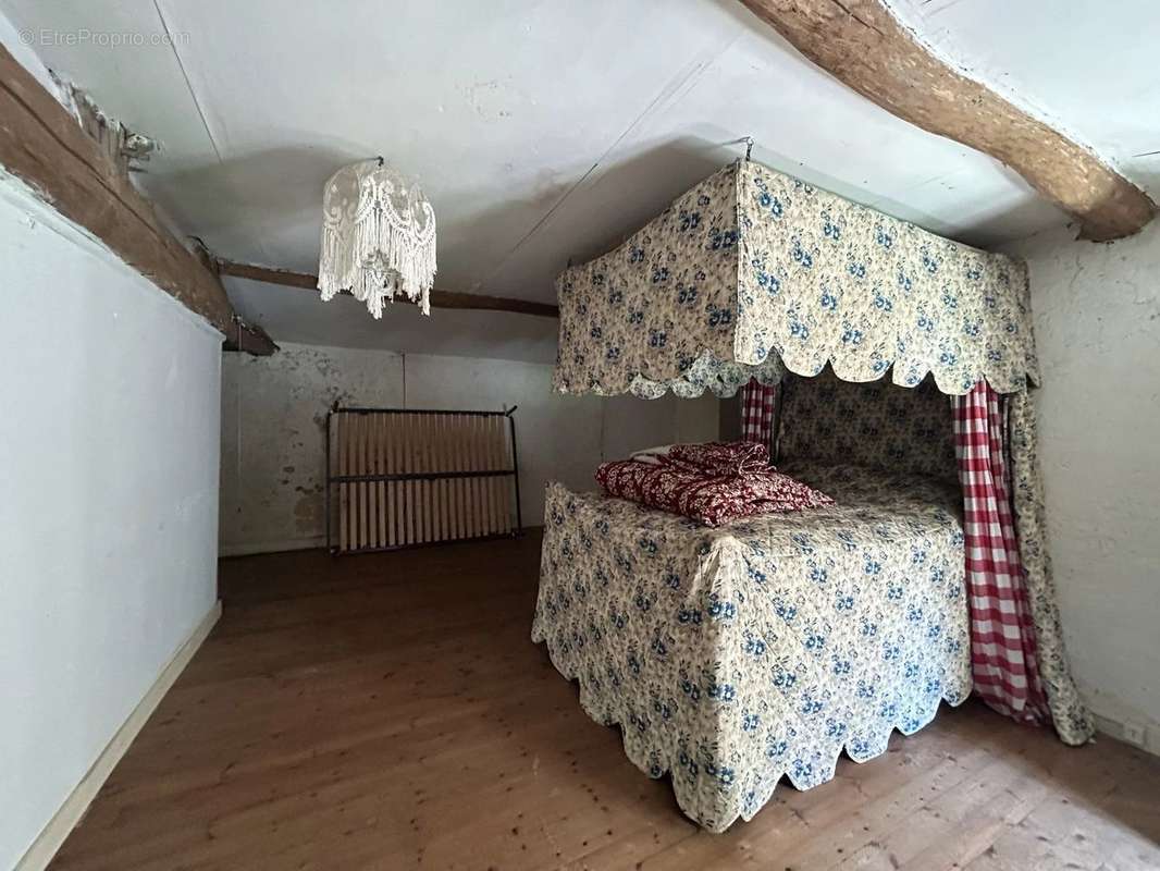 Maison à SAINT-JEAN-D&#039;ANGELY