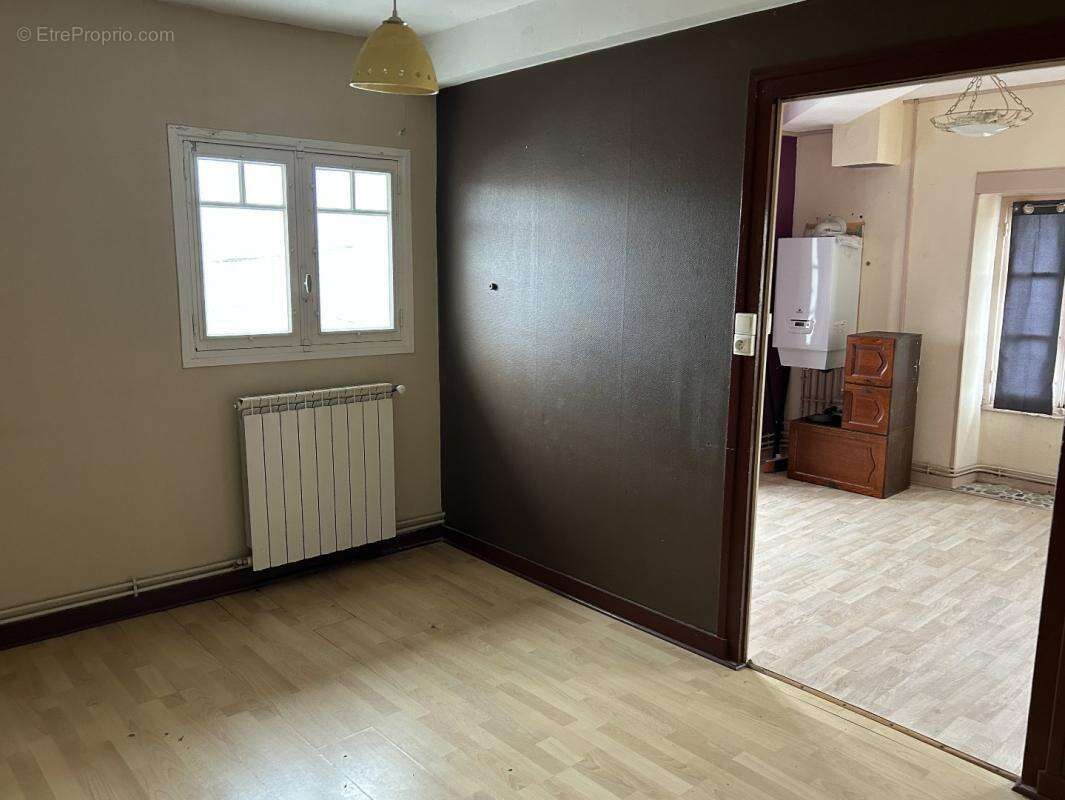 Maison à SAINT-JEAN-D'ANGELY