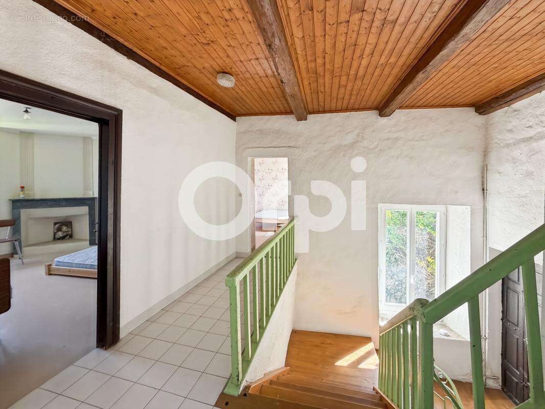 Maison avec terrain attenant À Vendre - photo 11