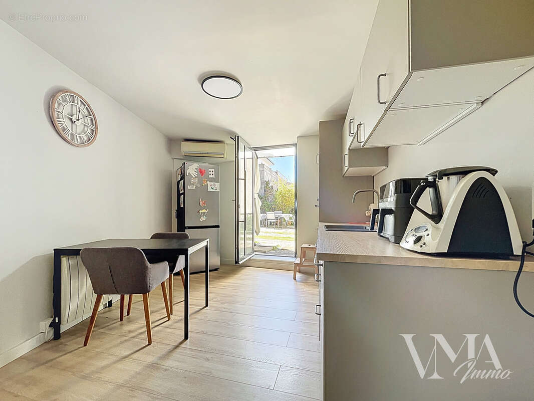 Appartement à SAINT-GENIS-LES-OLLIERES