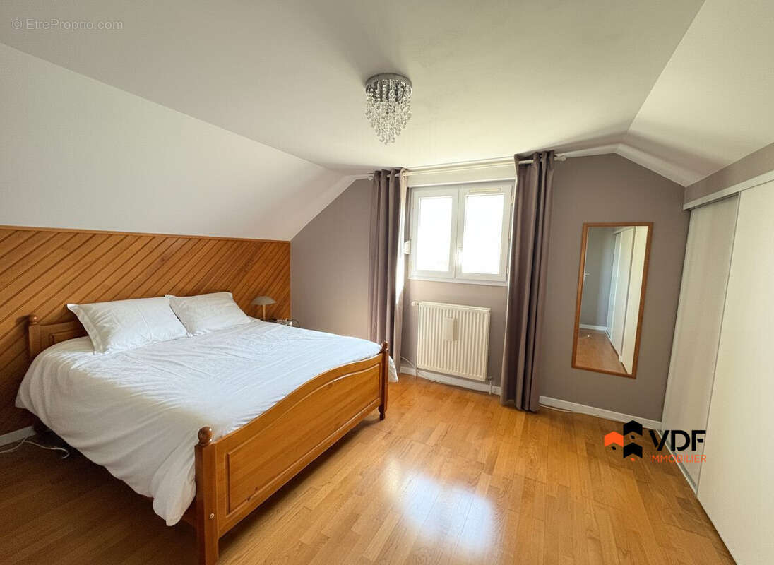 Maison à RIORGES