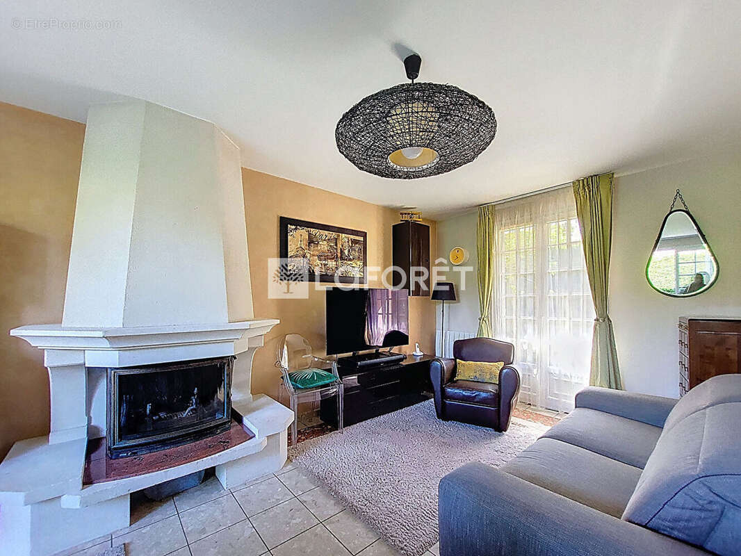 Maison à VERNEUIL-SUR-SEINE