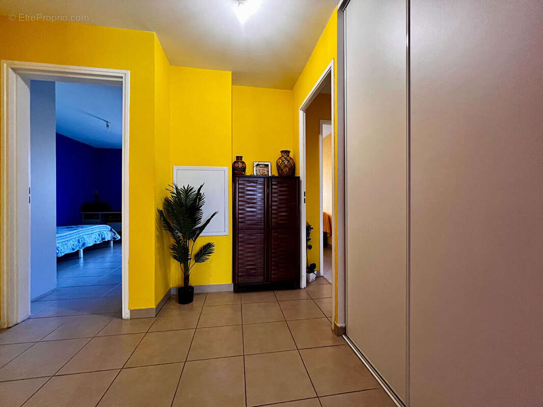 Appartement à MARSEILLE-3E