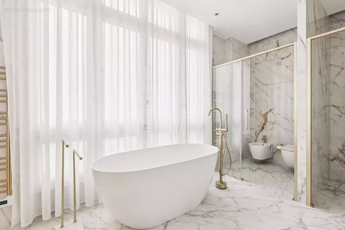 Appartement à PARIS-7E