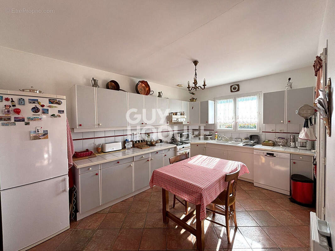 Maison à LA SALVETAT-SAINT-GILLES