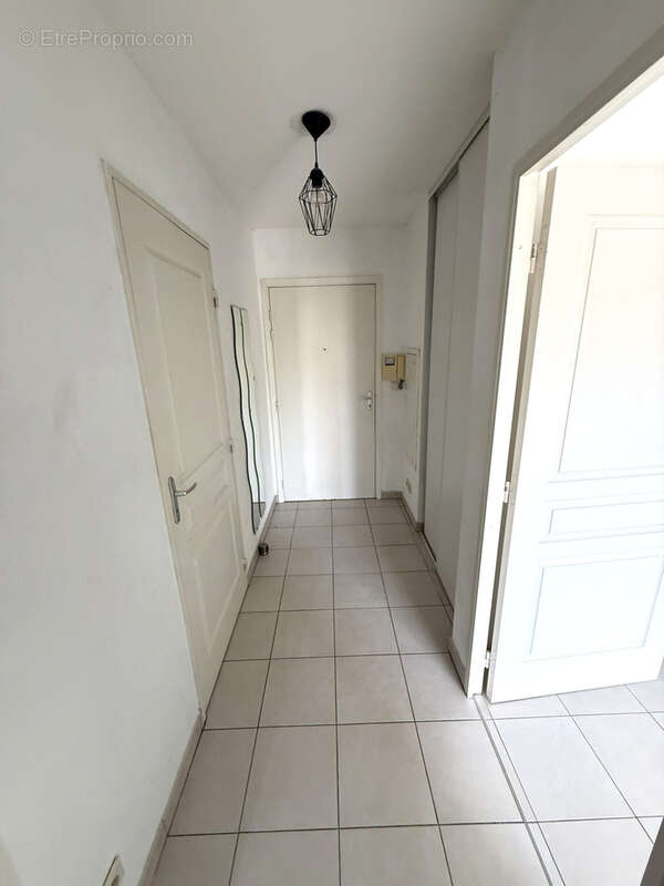 ANTIBES   T2 de 45 m2 avec terrasse Sud-Est et parking - photo 7