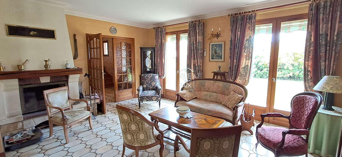 Maison à VENDEUVRE-DU-POITOU