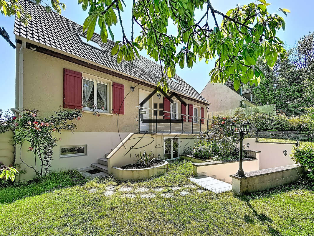 Maison à SAINT-AUBIN-SOUS-ERQUERY