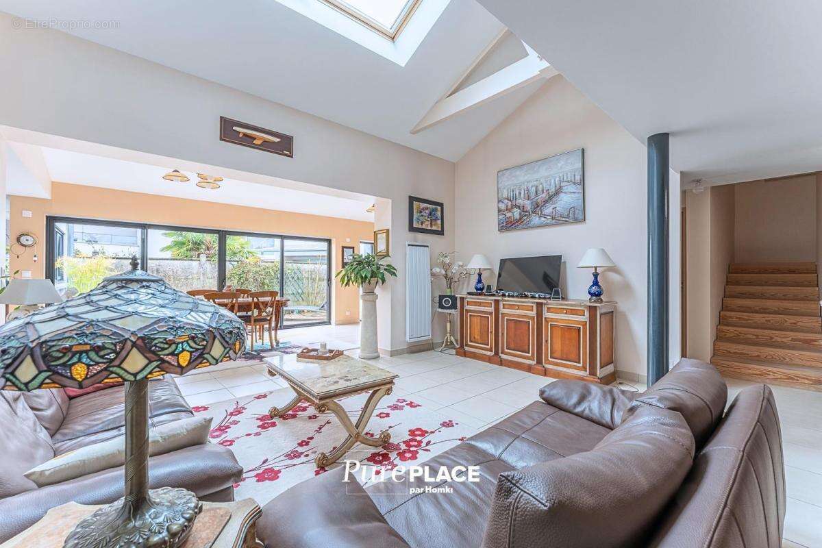 Maison/Villa T6 de 164 m2 à Bordeaux 33200 - photo 3