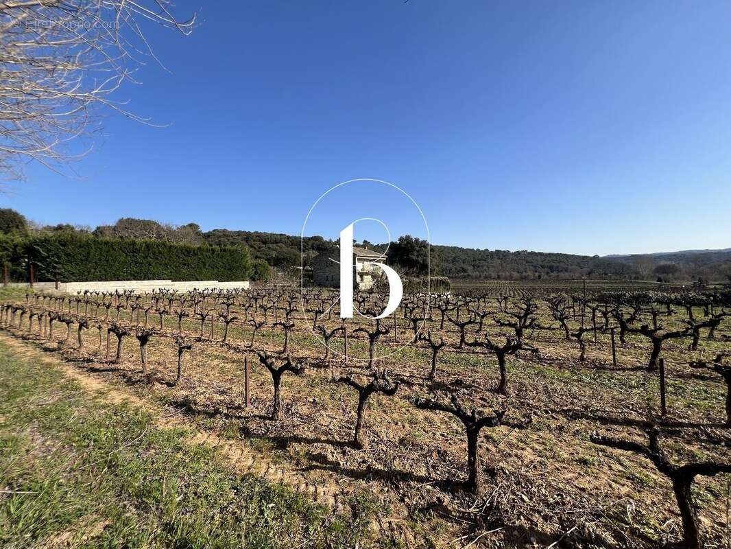 Terrain à LA ROQUE-SUR-CEZE