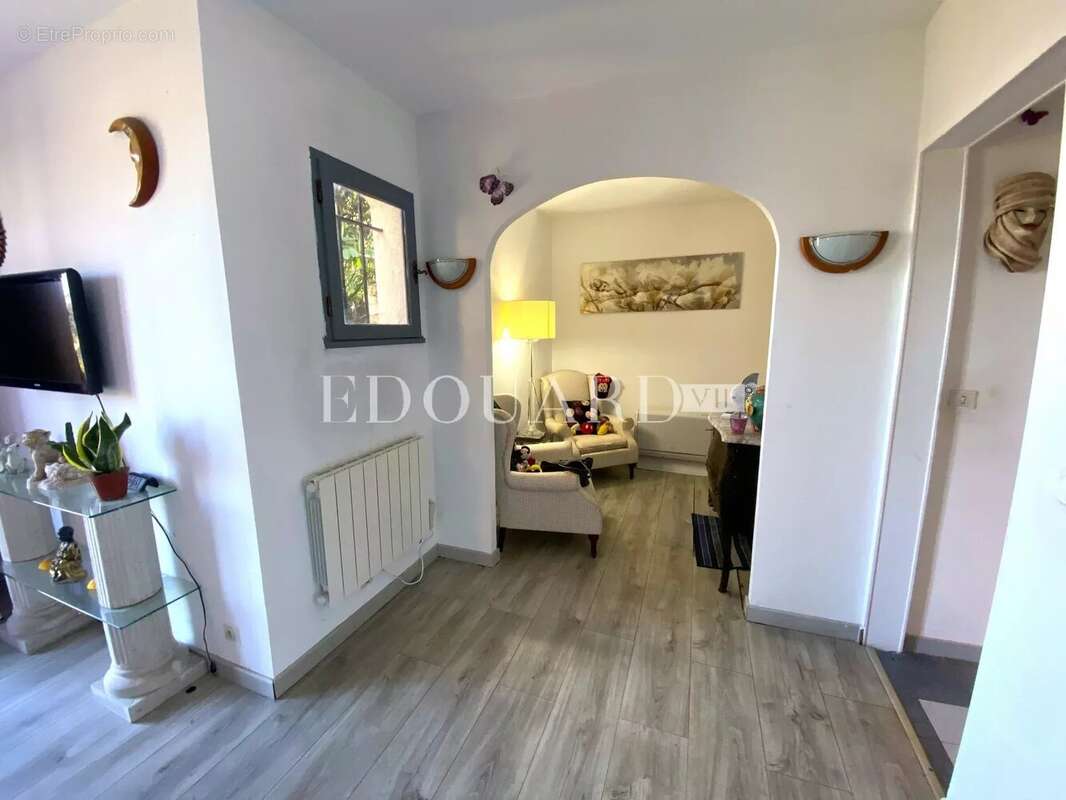Villa provençale de 350 m² divisée en plusieurs appartements, idéale résidence principale ou investissement locatif - photo 7