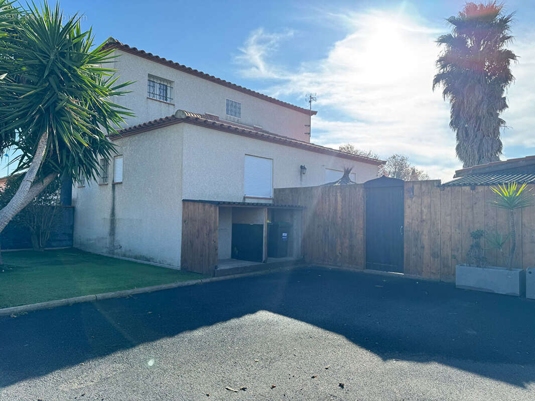 Maison à VILLELONGUE-DE-LA-SALANQUE