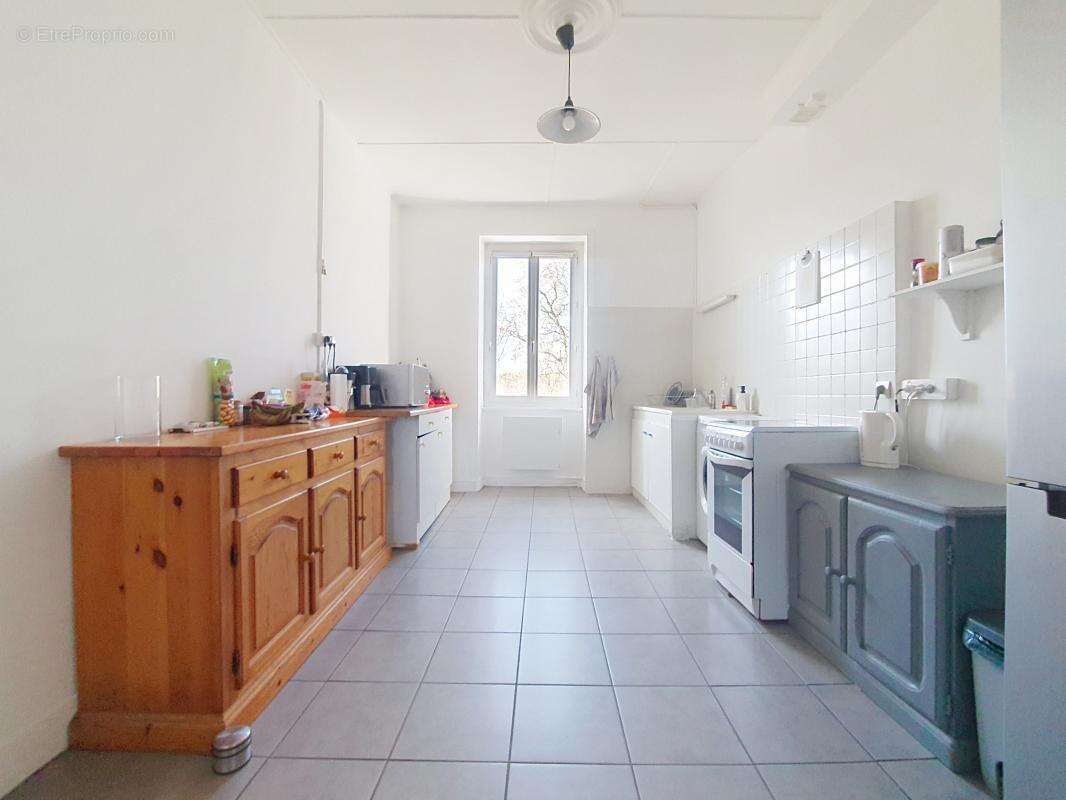 Appartement à PONT-EVEQUE