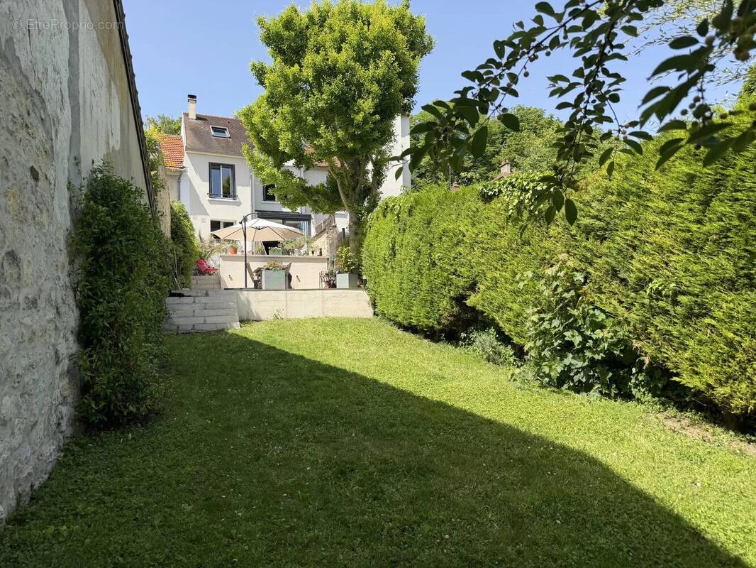 Appartement à L'ETANG-LA-VILLE
