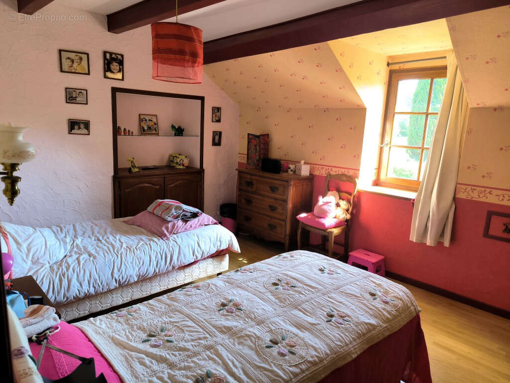Maison à OUROUX-EN-MORVAN