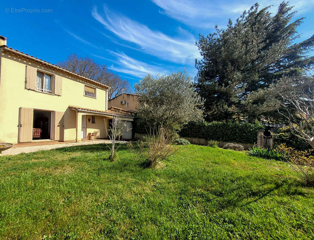 Maison à SAINT-PAUL-TROIS-CHATEAUX