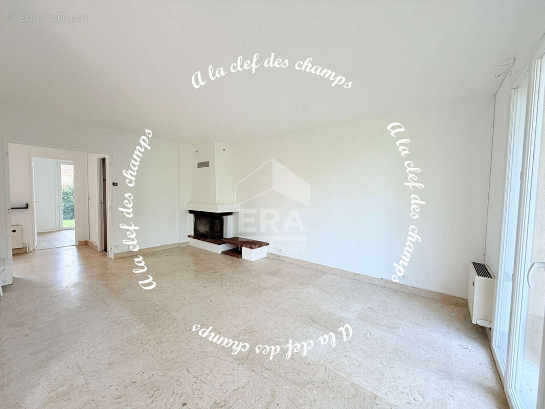 Maison à SAINT-REMY-LES-CHEVREUSE