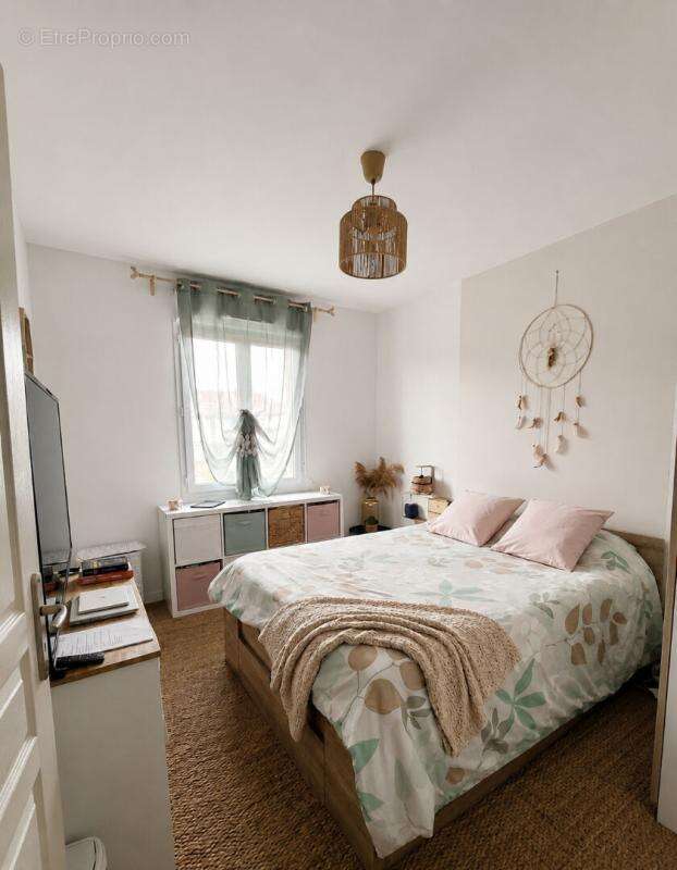 Maison à BEAUMONT-LA-RONCE