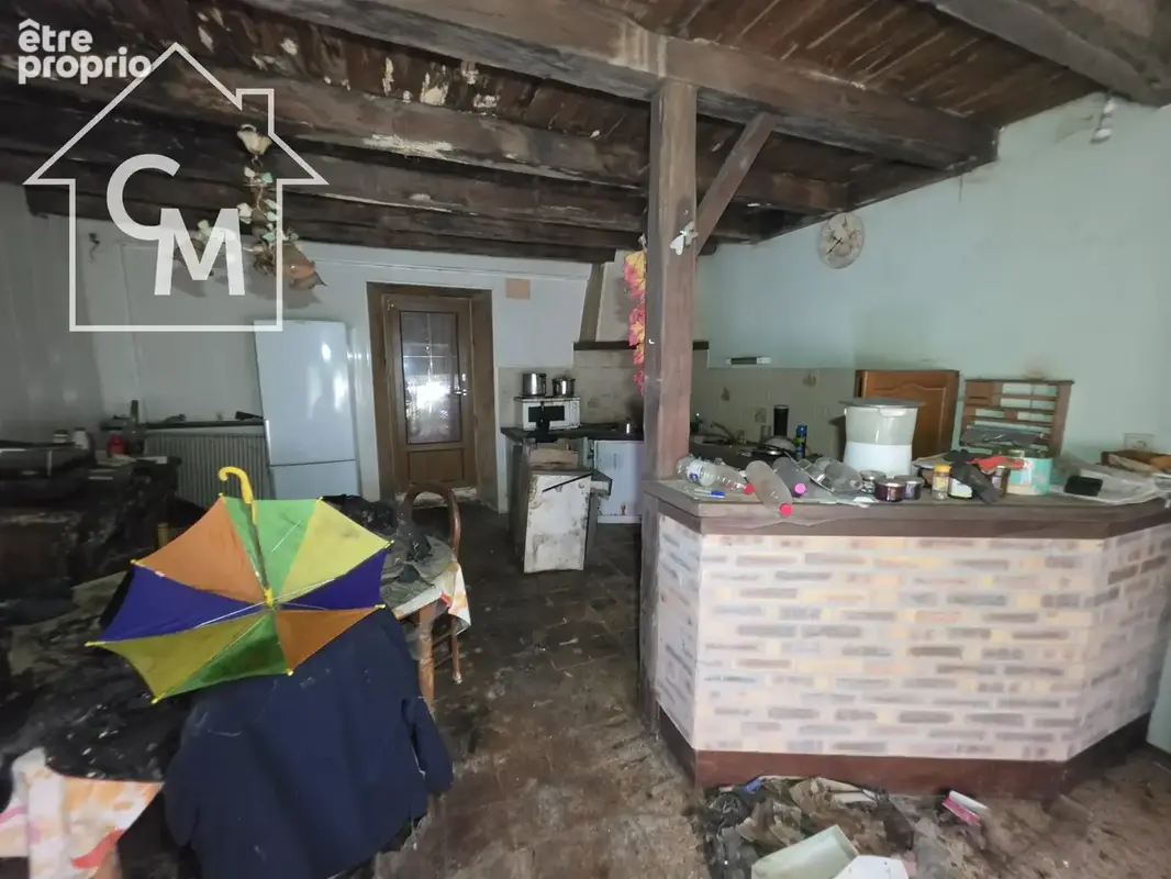 Maison à rénover entièrement avec dépendances et terrain - photo 11