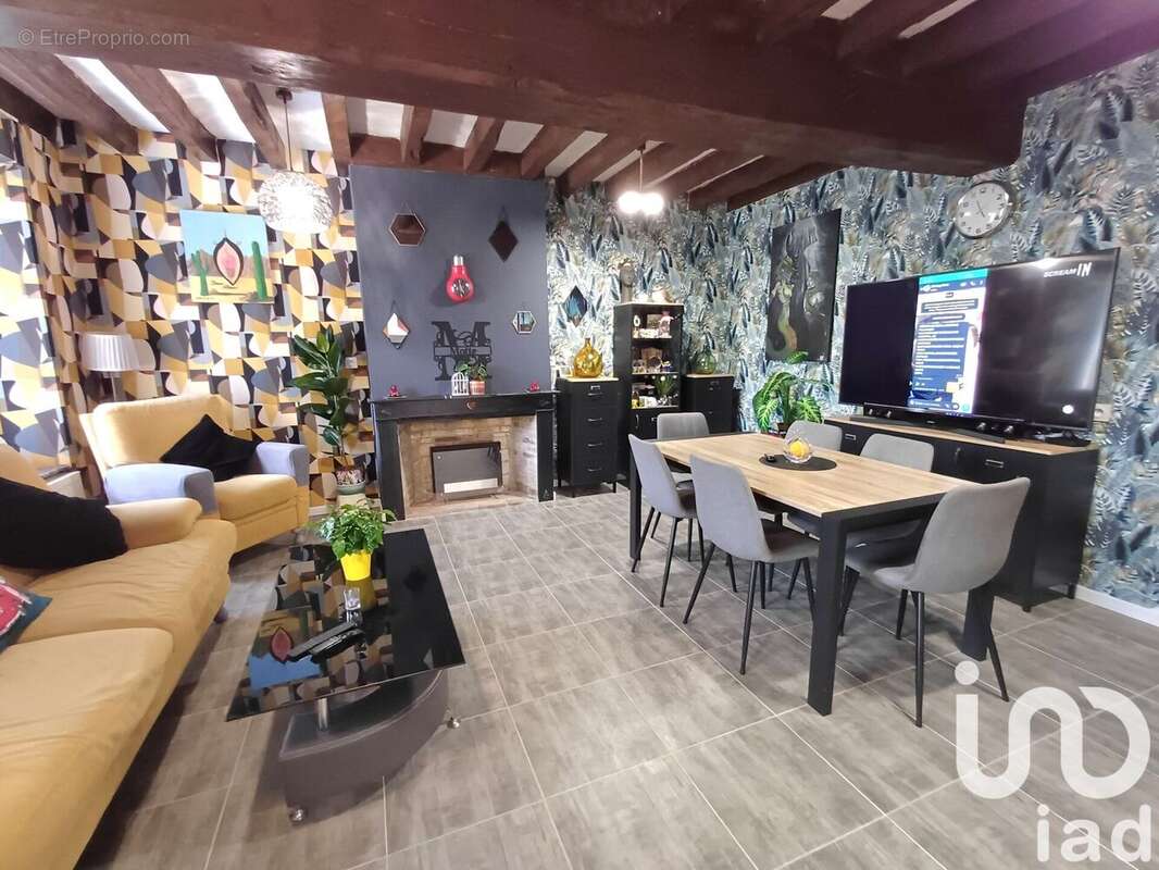 Maison 100 m² à Saint-Maurice-Aux-Riches-Hommes  - photo 6