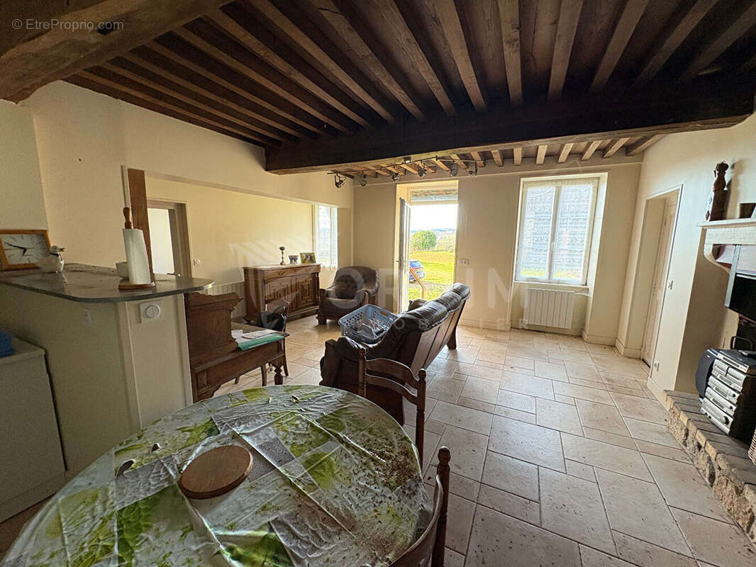 Maison à CHASTELLUX-SUR-CURE