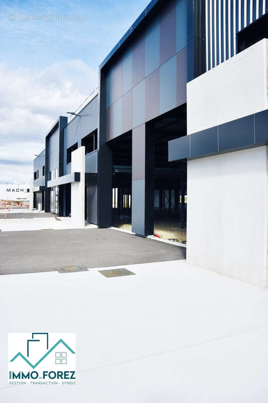 Commerce à MONTROND-LES-BAINS