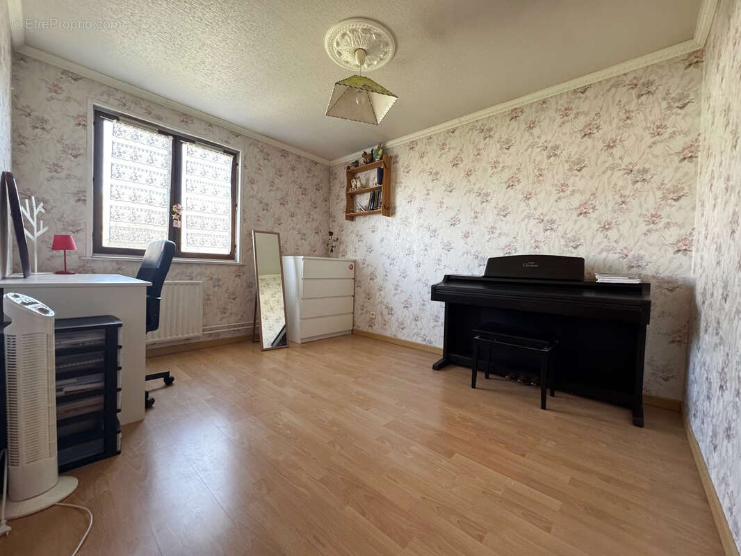 Maison à MARLY-LA-VILLE