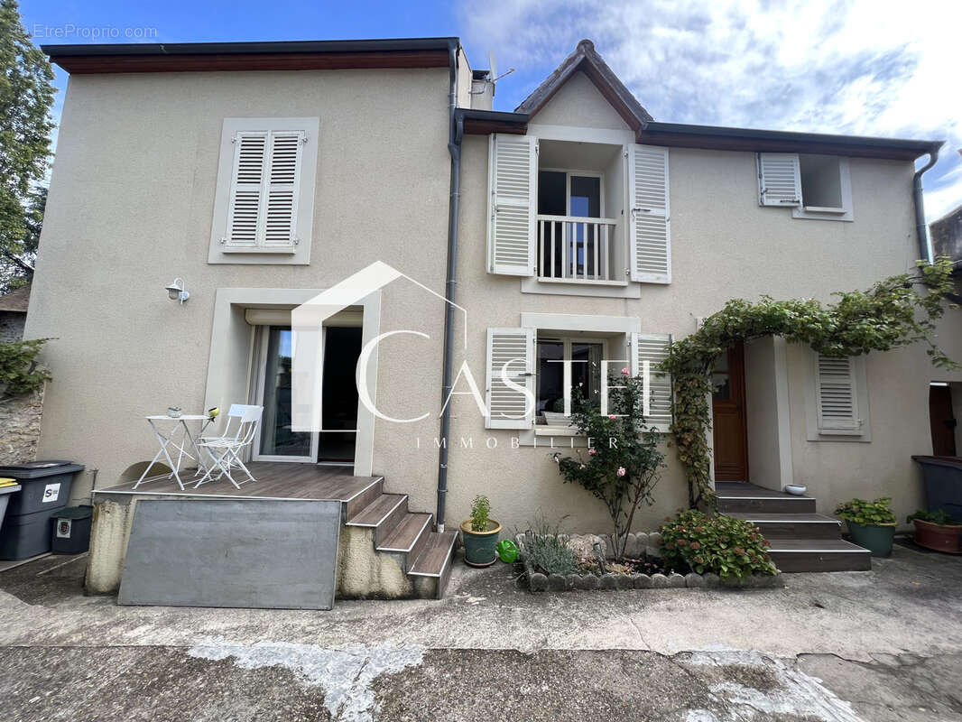 Maison à MORAINVILLIERS