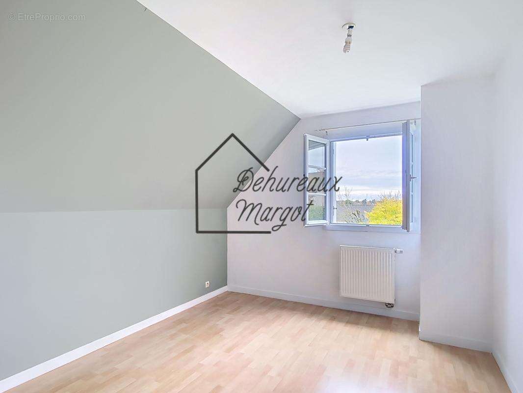 Maison à SAINT-CYR-SUR-LOIRE