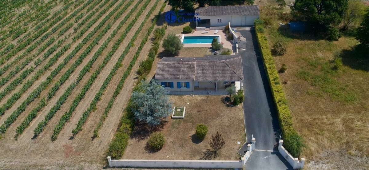 Maison avec piscine et double garage - photo 2