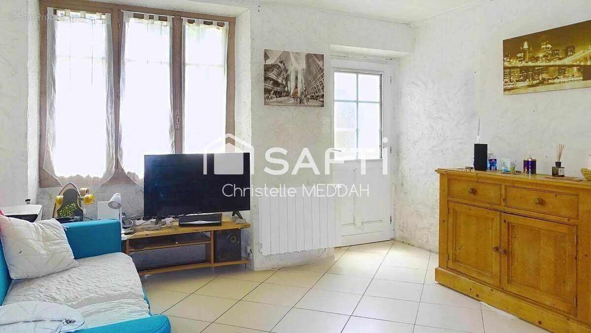 Photo 3