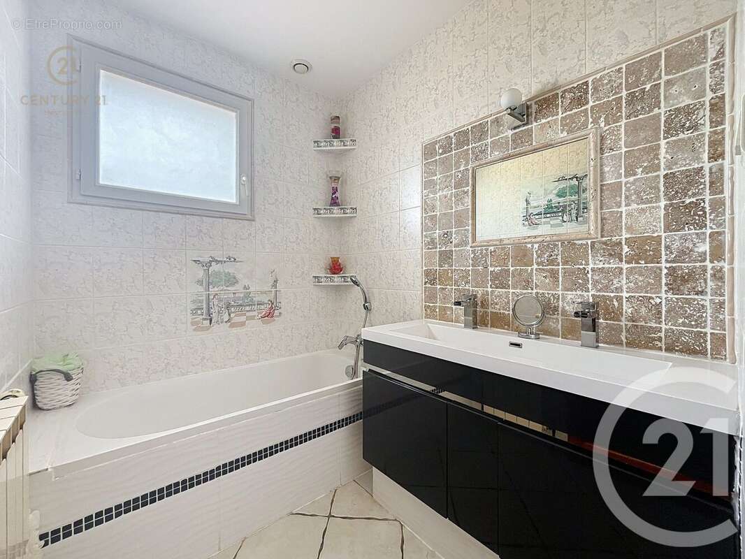 Maison à SAINT-SORLIN-EN-VALLOIRE