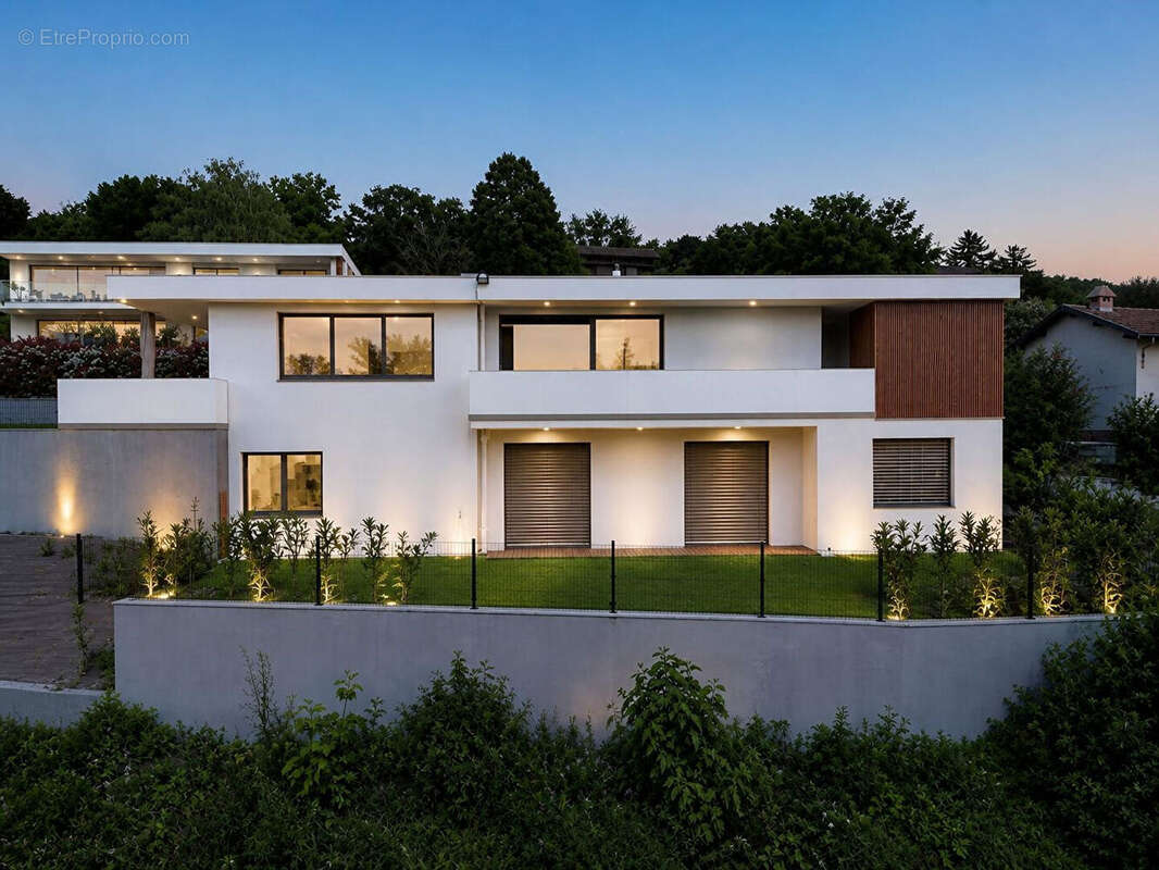 Maison à GRILLY