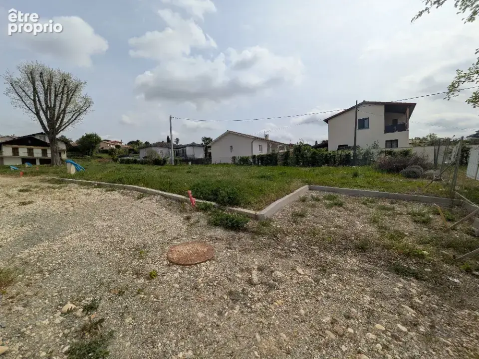 Photo Terrain à Jassans-Riottier au prix de 165 000€