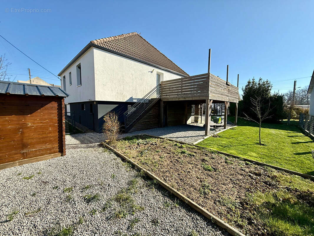 Maison à DOMPIERRE-SUR-BESBRE