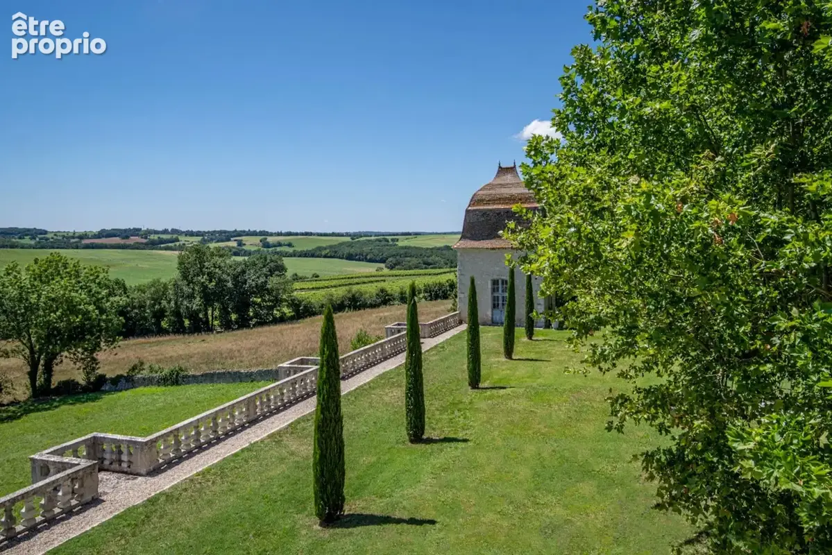 Magnifique domaine comprenant : le manoir (« le château ») vestiges d'un château médiéval, une folie, 2 maisons d'amis, la maiso - photo 24