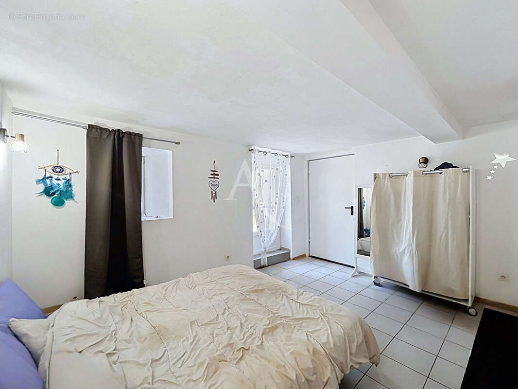 Maison - 3 chambres - 127 m² - MARIGNE PEUTON - photo 6
