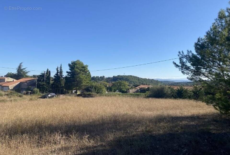 Terrain à VILLENEUVE-MINERVOIS