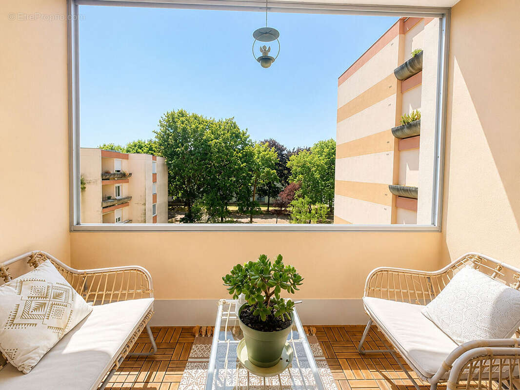 Appartement de type 4 - proche commodités - lumineux et spacieux - travaux récents - balcon et cave - photo 4