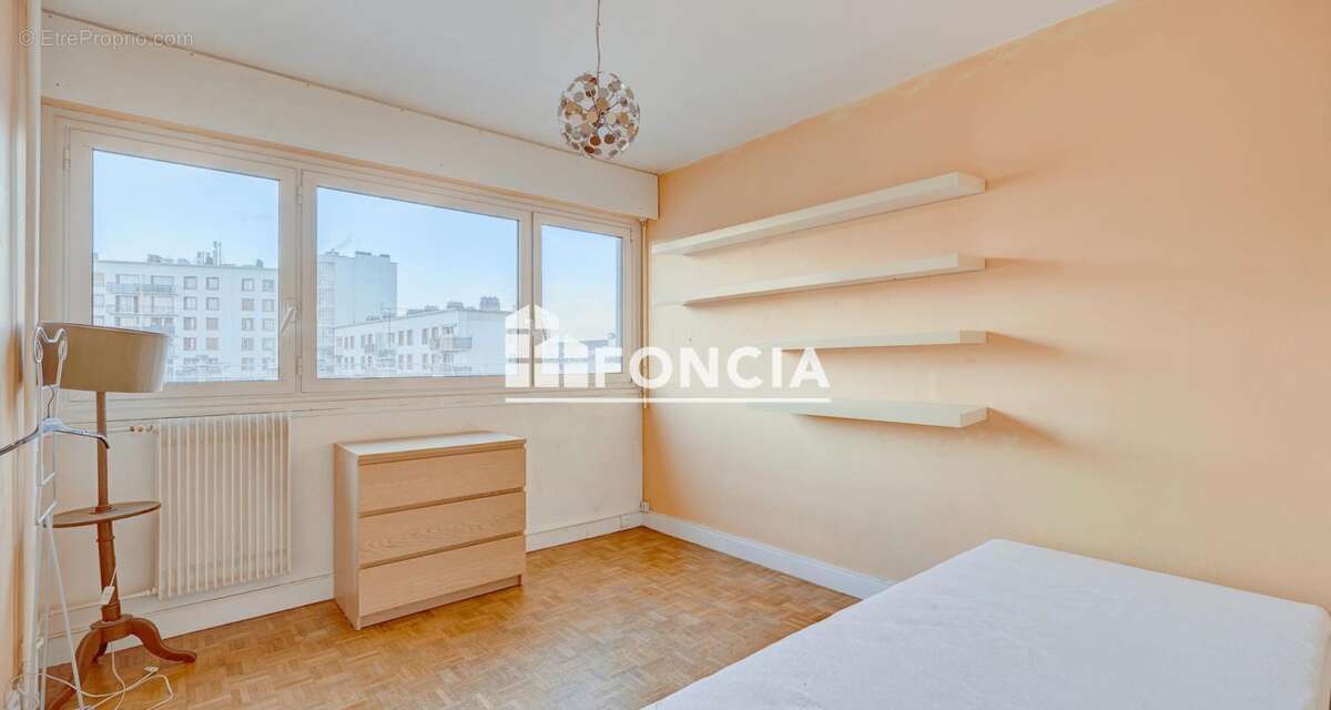 Appartement à ISSY-LES-MOULINEAUX