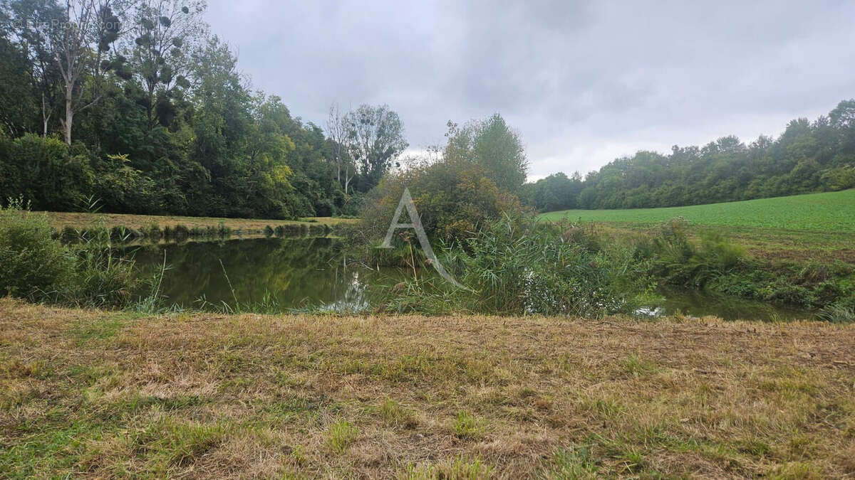 Terrain à SOISSONS