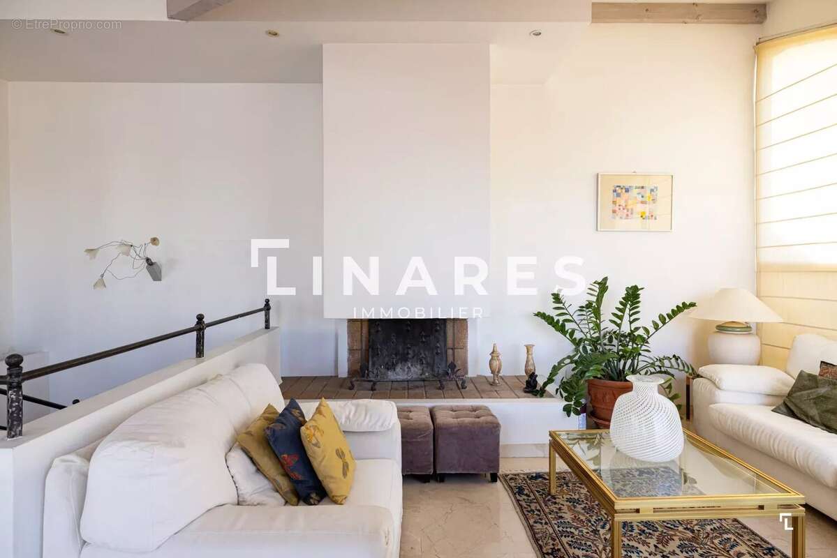 Appartement à MARSEILLE-7E