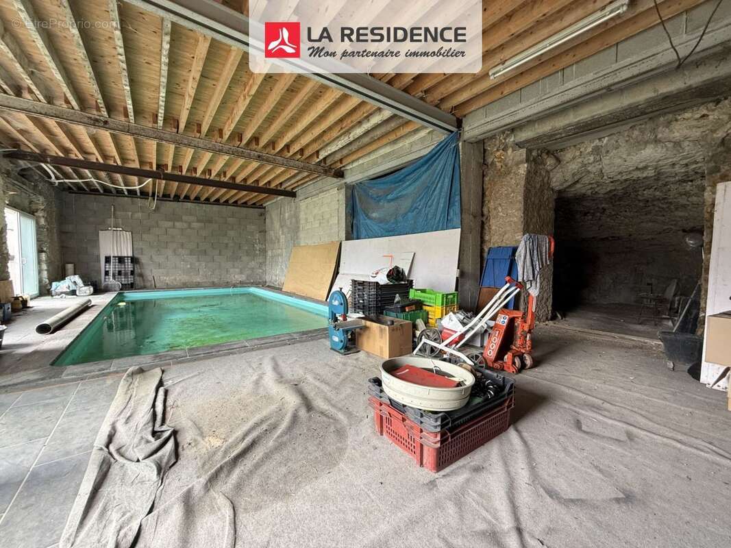 Maison 300 m² à Bennecourt  - photo 2