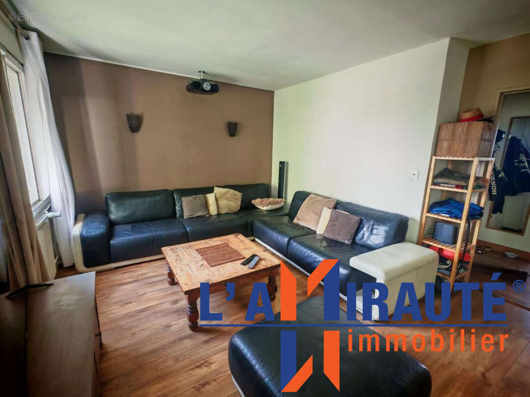 Appartement à SARTROUVILLE