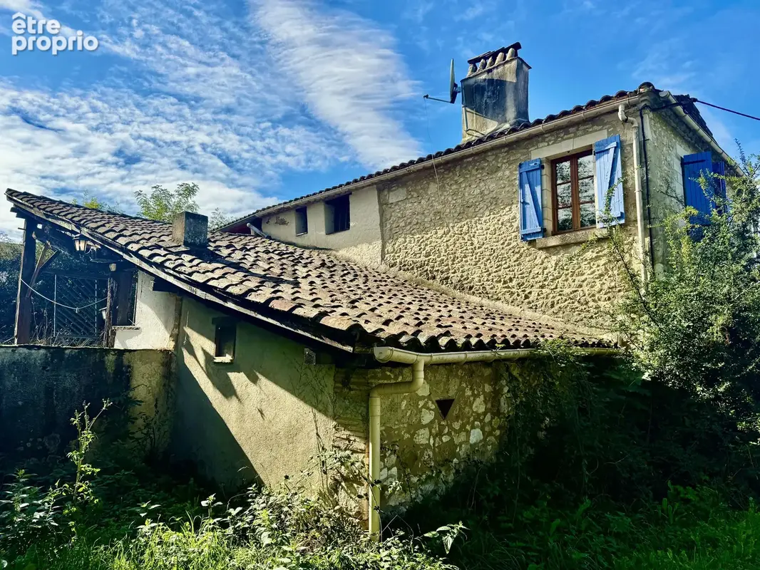 Charmante maison de caractère avec terrasse couverte et jardin - photo 2