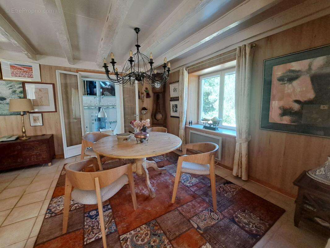 Maison à ARNAC-POMPADOUR