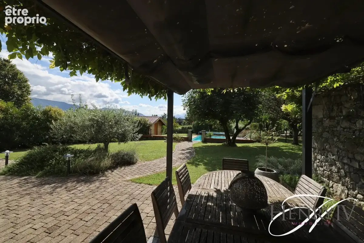 Maison 7 pièces 256 m² à vendre à Saint-Ismier (38330) - photo 4