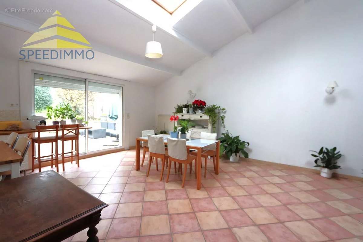 Maison à VILLECRESNES